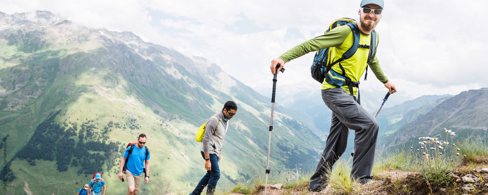 Wandergruppe in hohen Bergen