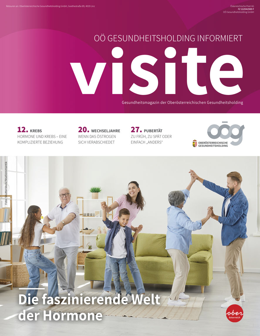Titelseite des Magazins interna; Menschen verschiedenen Alters tanzen